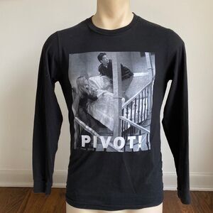 Official SMALL Pivot Friends Ross Rachel Stair Case Long Sleeve MENS Black Shirt